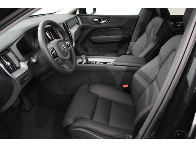 Volvo XC60 2023 zwart