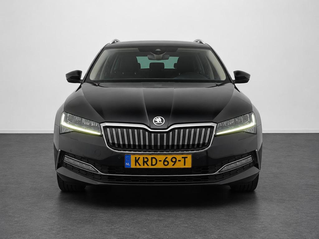 Škoda Superb 2022 zwart