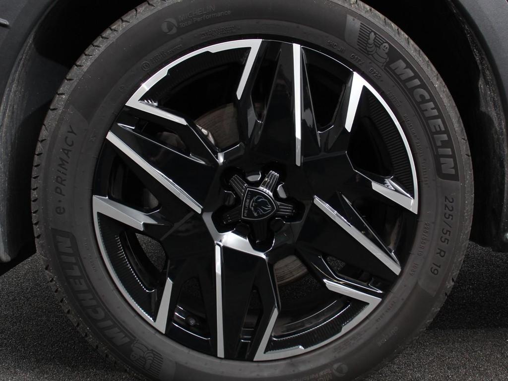 Peugeot 5008 2025 grijs