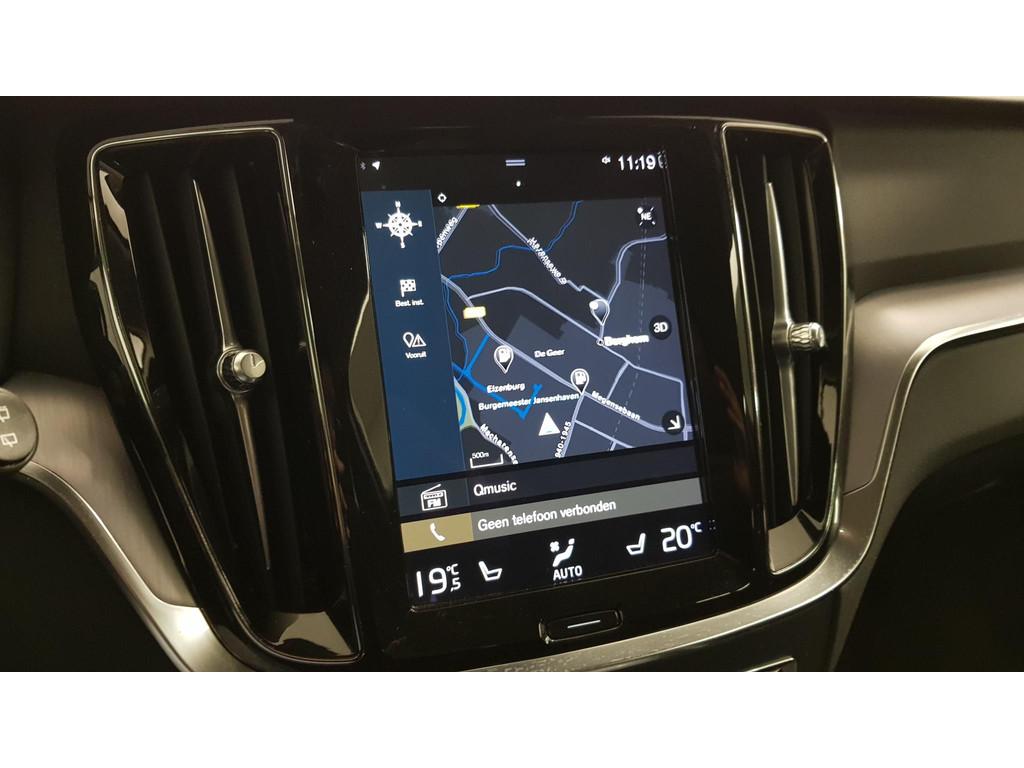Volvo V60 2021 blauw